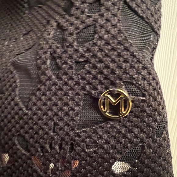 Marie Oliver laser cut elegant blouse - Picture 2 of 8